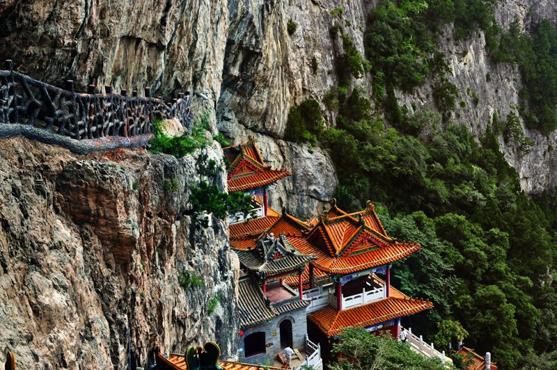石膏山 