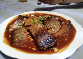 黄豆焖鱼